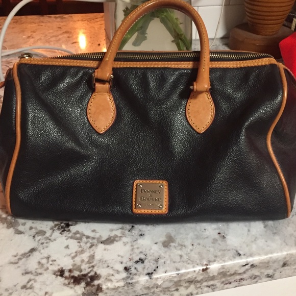 Dooney & Bourke Handbags - Dooney & Bourke bag